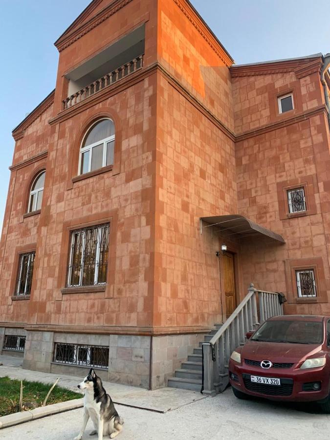 Red Castle Yerevan Exterior foto